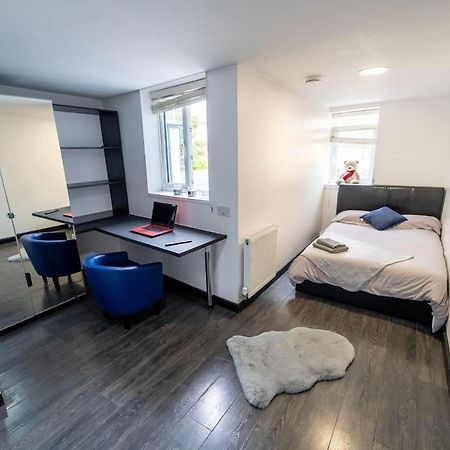 Studio Close To Selly Oak Train Station Birmingham Extérieur photo